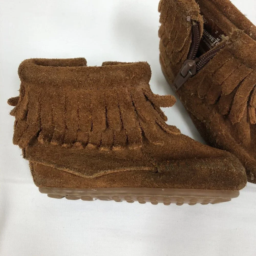 Minnetonka Baby girls size 2 moccasins Shoes Brown Leather Fringe